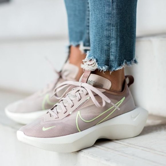 Size 9 nike women's shoes Clearance